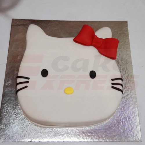 Hello Kitty Face Fondant Cake
